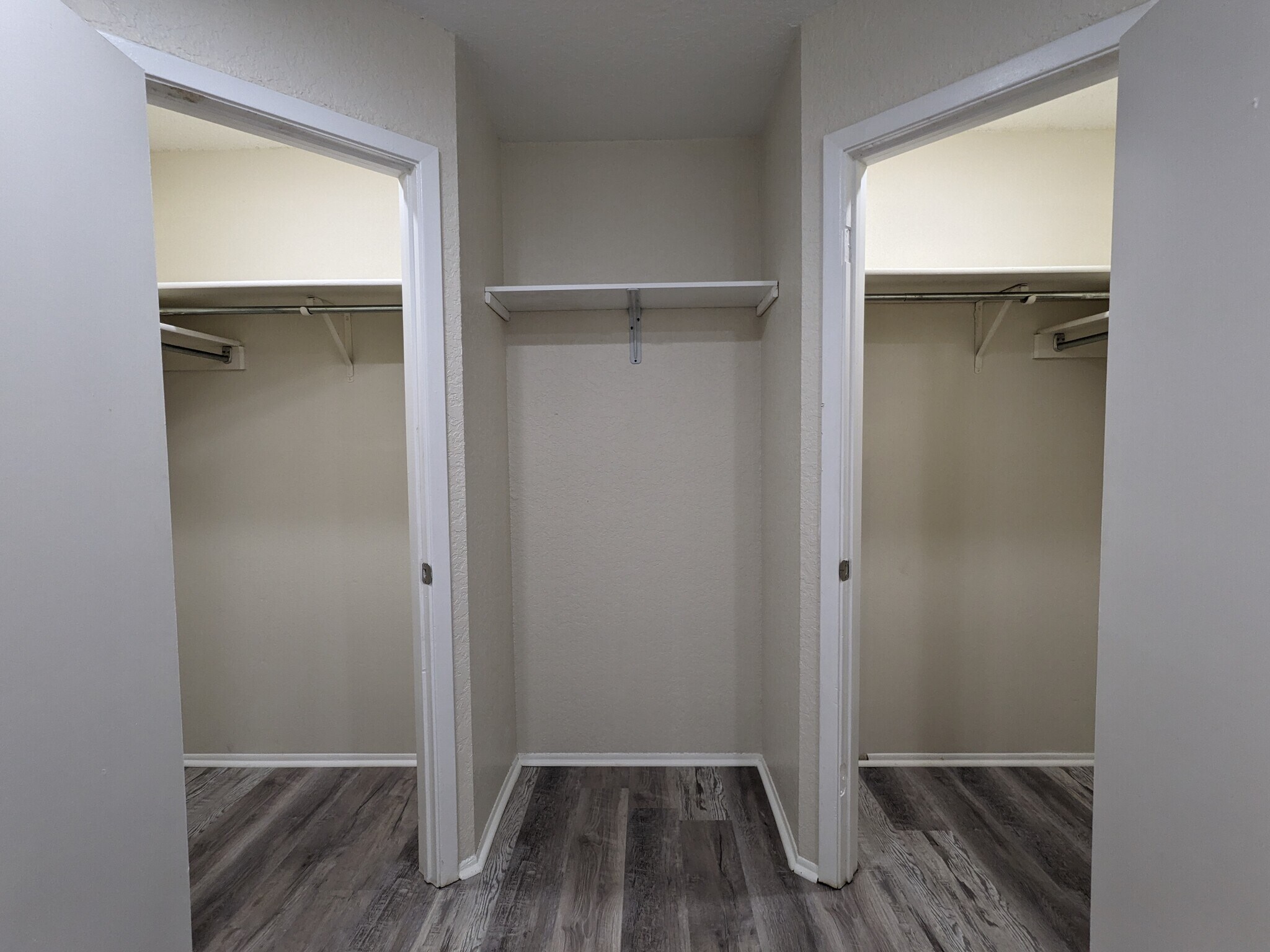 Master Dual Walk-In Closets - 2521 Corian Glen Dr
