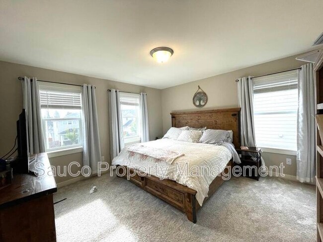 Building Photo - 35301 Fairfield Ct