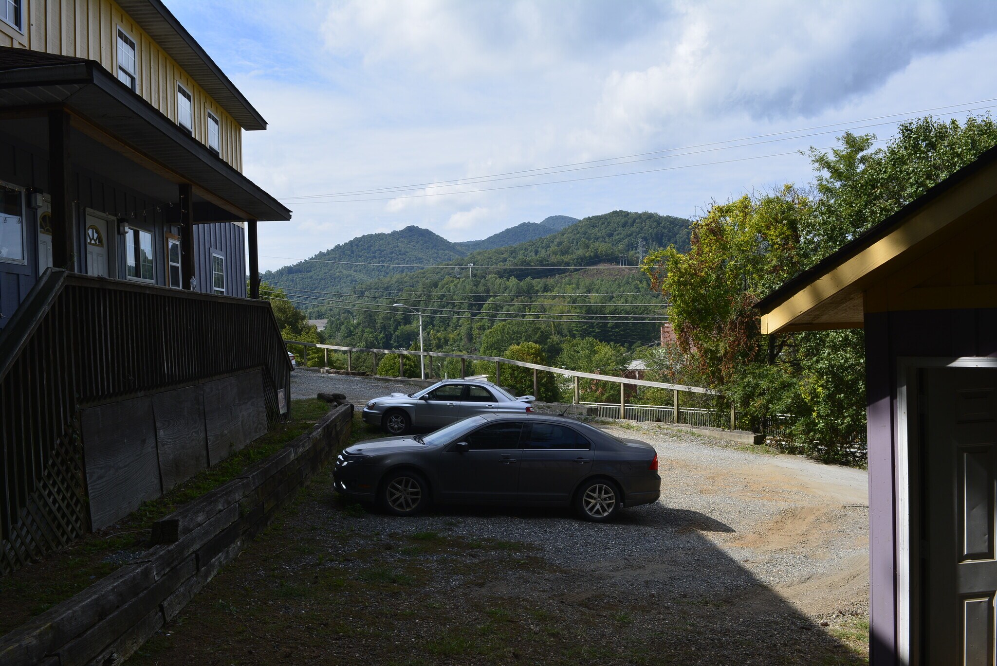 Building Photo - 119 Forest Hls