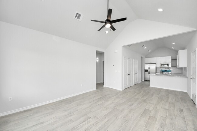 Building Photo - 382 Rd 5704