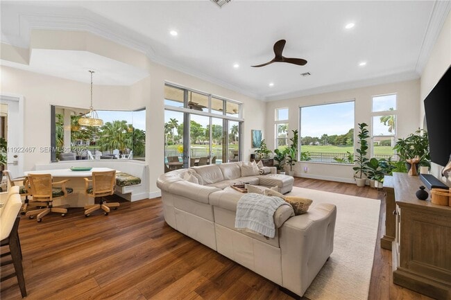 Building Photo - 2589 Mayfair Ln