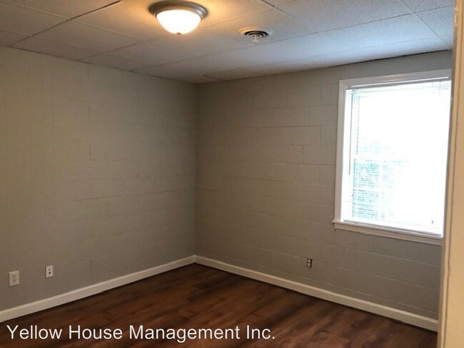 Building Photo - 208 Greene St