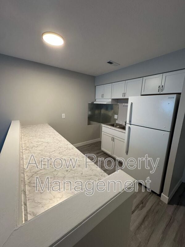 Building Photo - 5725 S 14th St