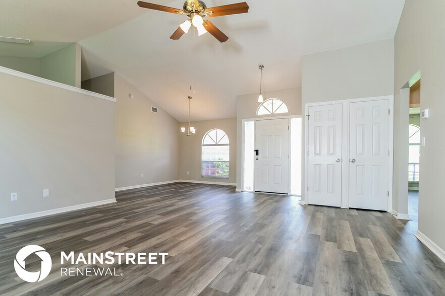 Building Photo - 2613 Waterview Dr