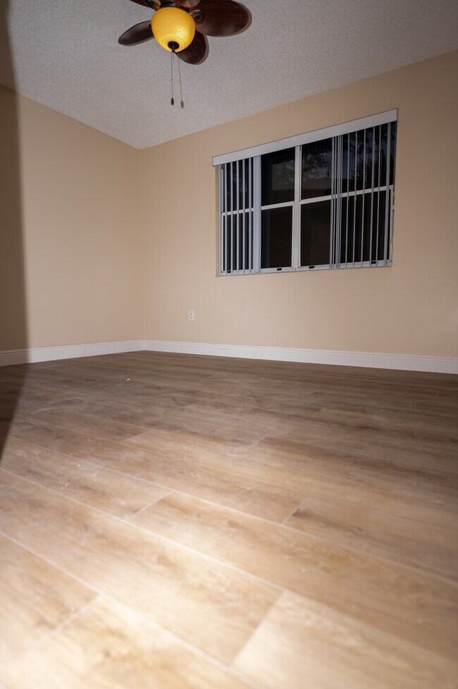 Building Photo - 1088 Jeffery St