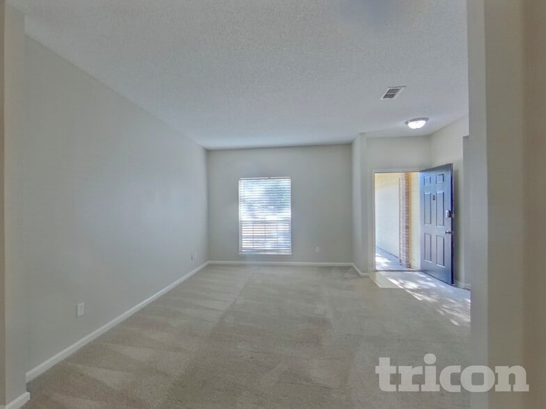 Building Photo - 3840 Tallcott Dr