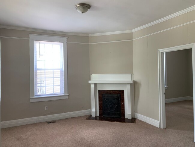 Building Photo - 106 Yeardley Ave