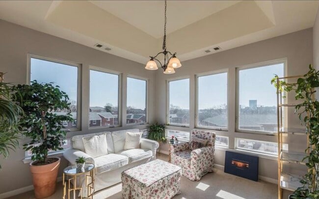 Building Photo - 801 S Greenbrier St