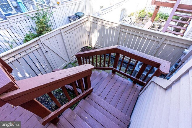 Building Photo - 2374 Hunters Square Ct