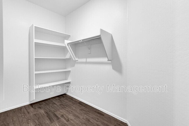 Building Photo - 17345 W Spur Dr