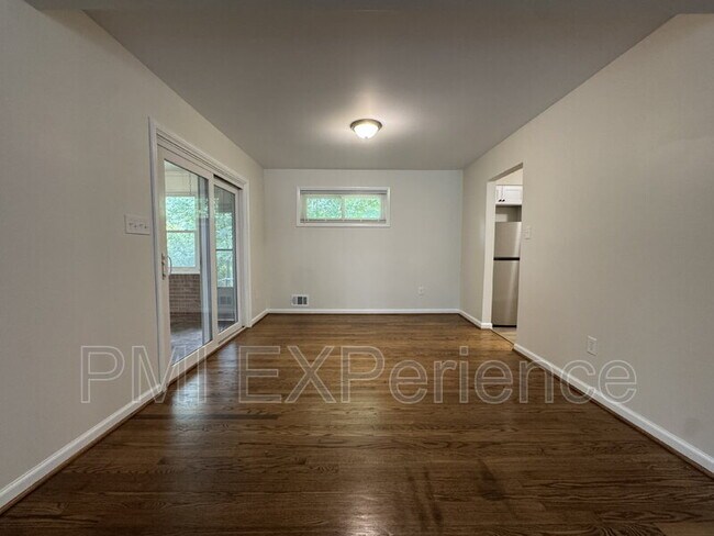 Building Photo - 6405 Roberts Dr