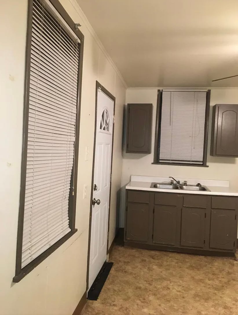 Kitchen - 901 Chartiers Ave