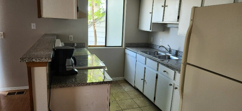 Building Photo - 17000 E Ford Dr