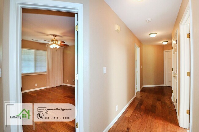 Building Photo - 5826 Beaumont Dr