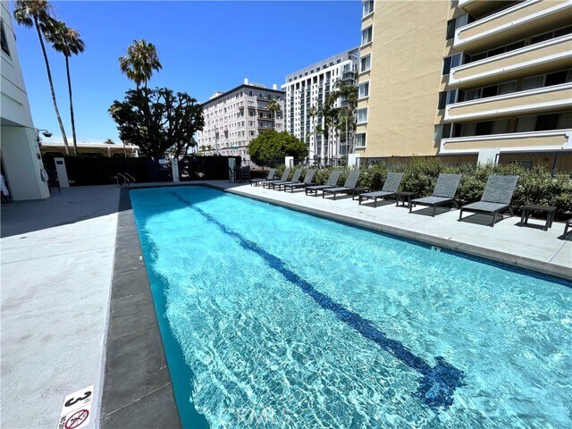 Building Photo - 525 E Seaside Way