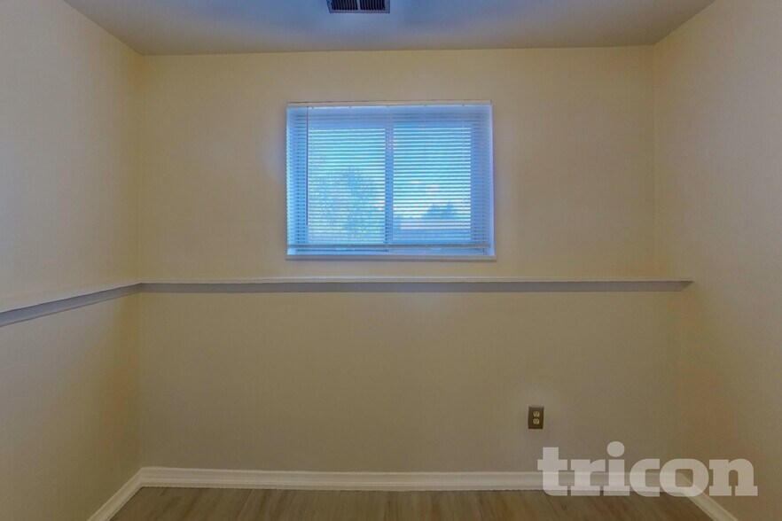 Building Photo - 1338 Mears Dr