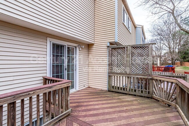 Building Photo - 5328 Larochelle Ct