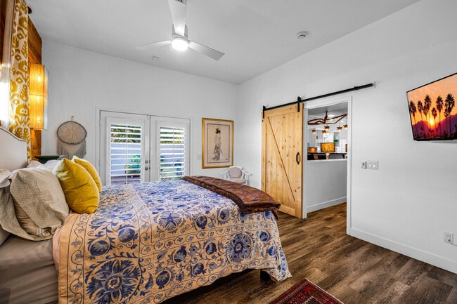 Building Photo - 53980 Avenida Mendoza