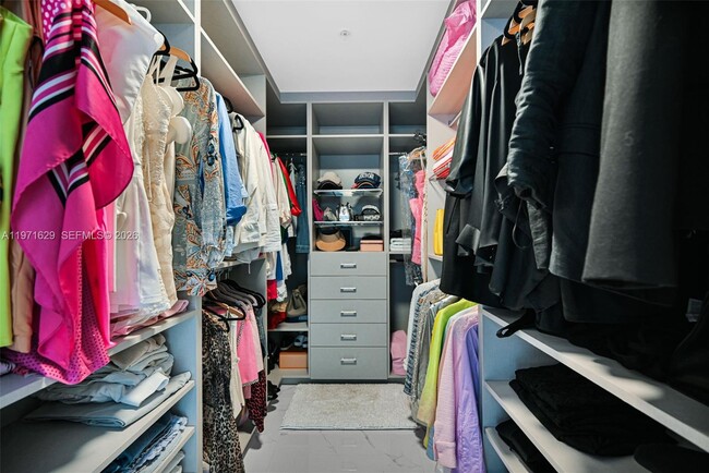 Building Photo - 17111 Biscayne Blvd