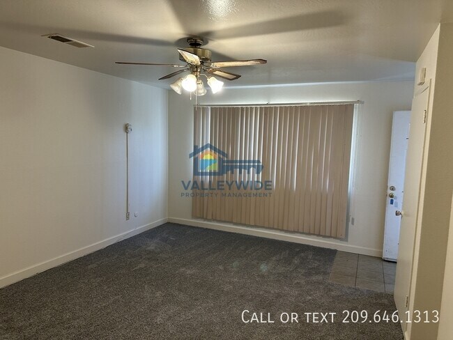Building Photo - 1321 Woodside Dr