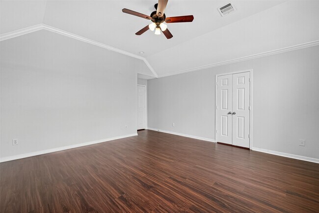 Building Photo - 6222 Skyline Dr