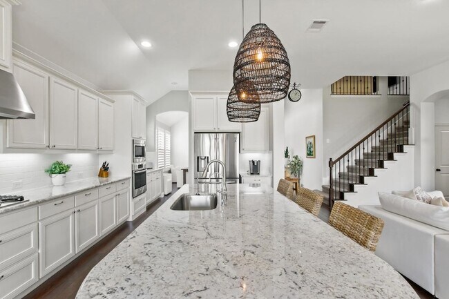 Building Photo - 4301 Overbrook Dr