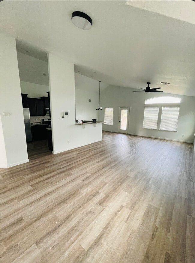 Building Photo - 1402 Amber Dawn Dr