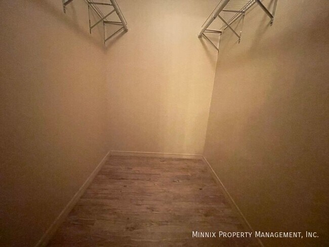 Building Photo - 2807 Mable Dr