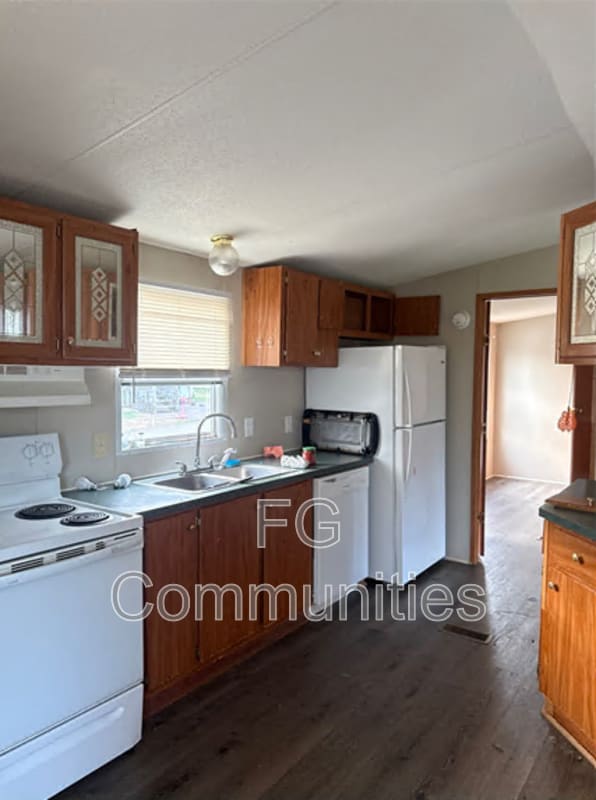 Building Photo - 3160 Dunn St