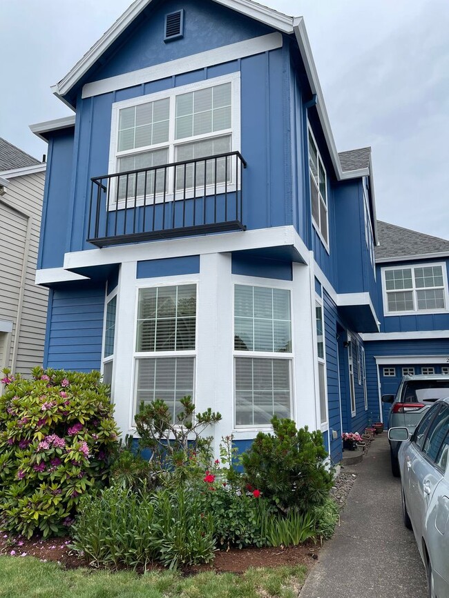 Building Photo - 20711 SW Rosemount St