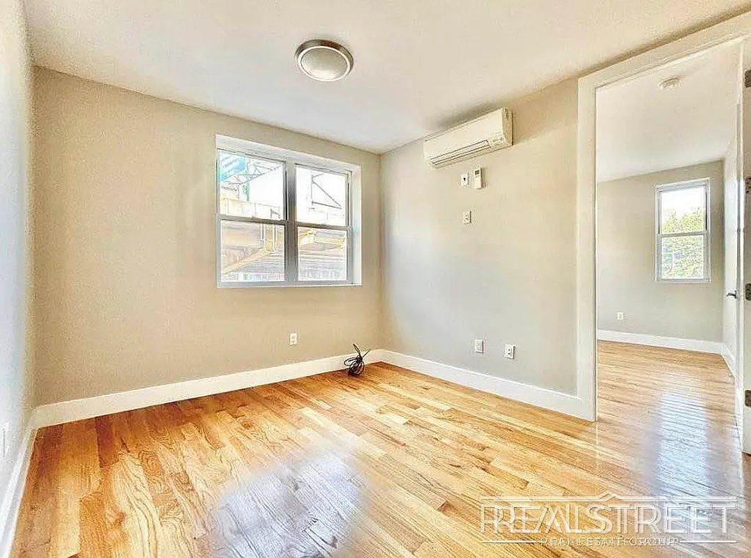 Building Photo - Super Sunny Gorgeous 2 Queen Size Bedroom in Prime Clinton Hill!