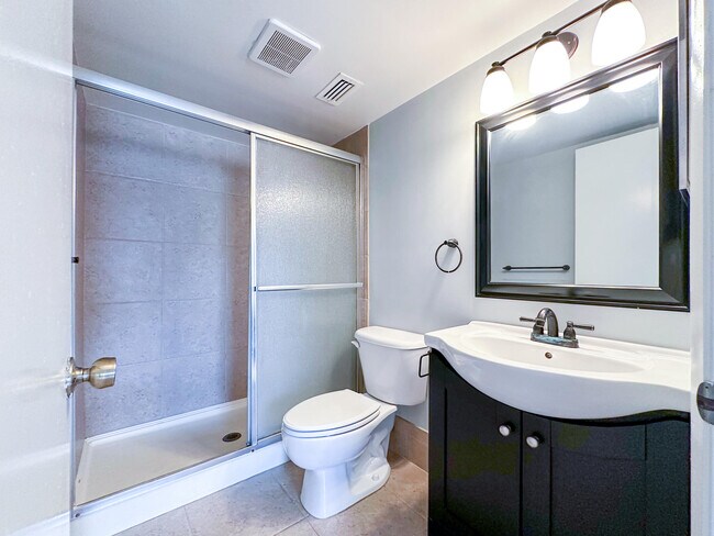 Building Photo - 1575 SW Silver Pine Way