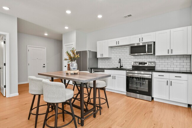 Building Photo - 505 W Grand St