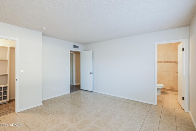 Building Photo - 2708 W Acoma Dr