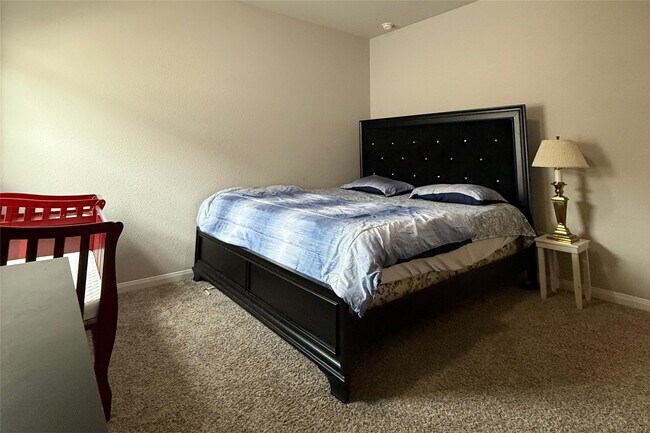 Building Photo - 5747 Cerrillos Dr