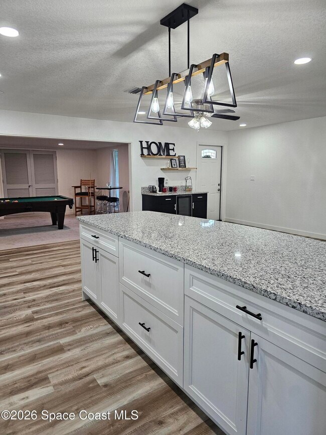 Building Photo - 872 Sadnet Cir NE