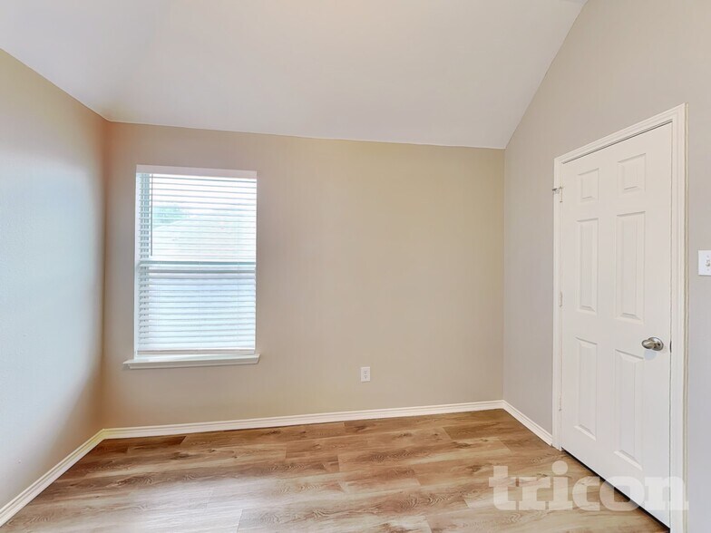 Building Photo - 5805 Paloma Blanca Dr