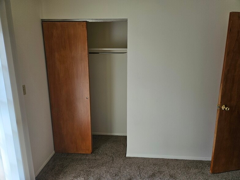 Building Photo - 158 Hillcrest Ave