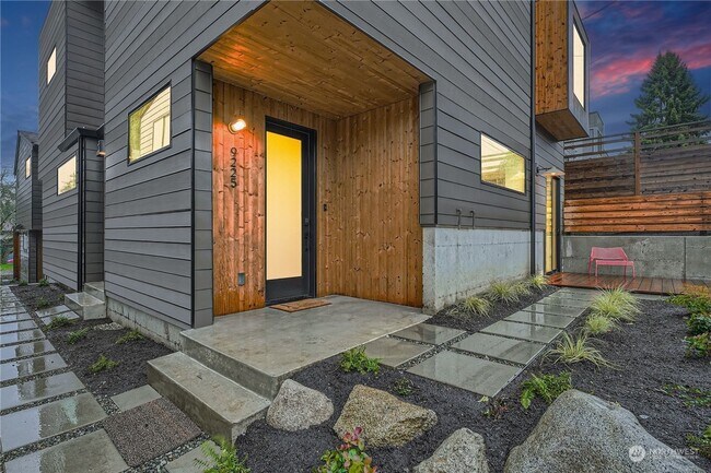 Building Photo - Greenwood 3 Bedroom New Construction Townhouse!