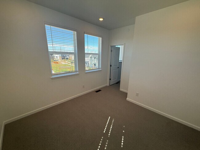Building Photo - BRAND NEW 3 bedroom townhome in Castle Pines!