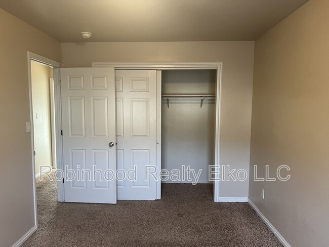 Building Photo - 1640 Winchester Dr