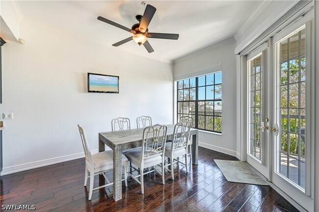 Building Photo - 705 10th St S