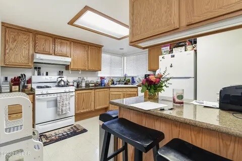 Building Photo - 521 S I St