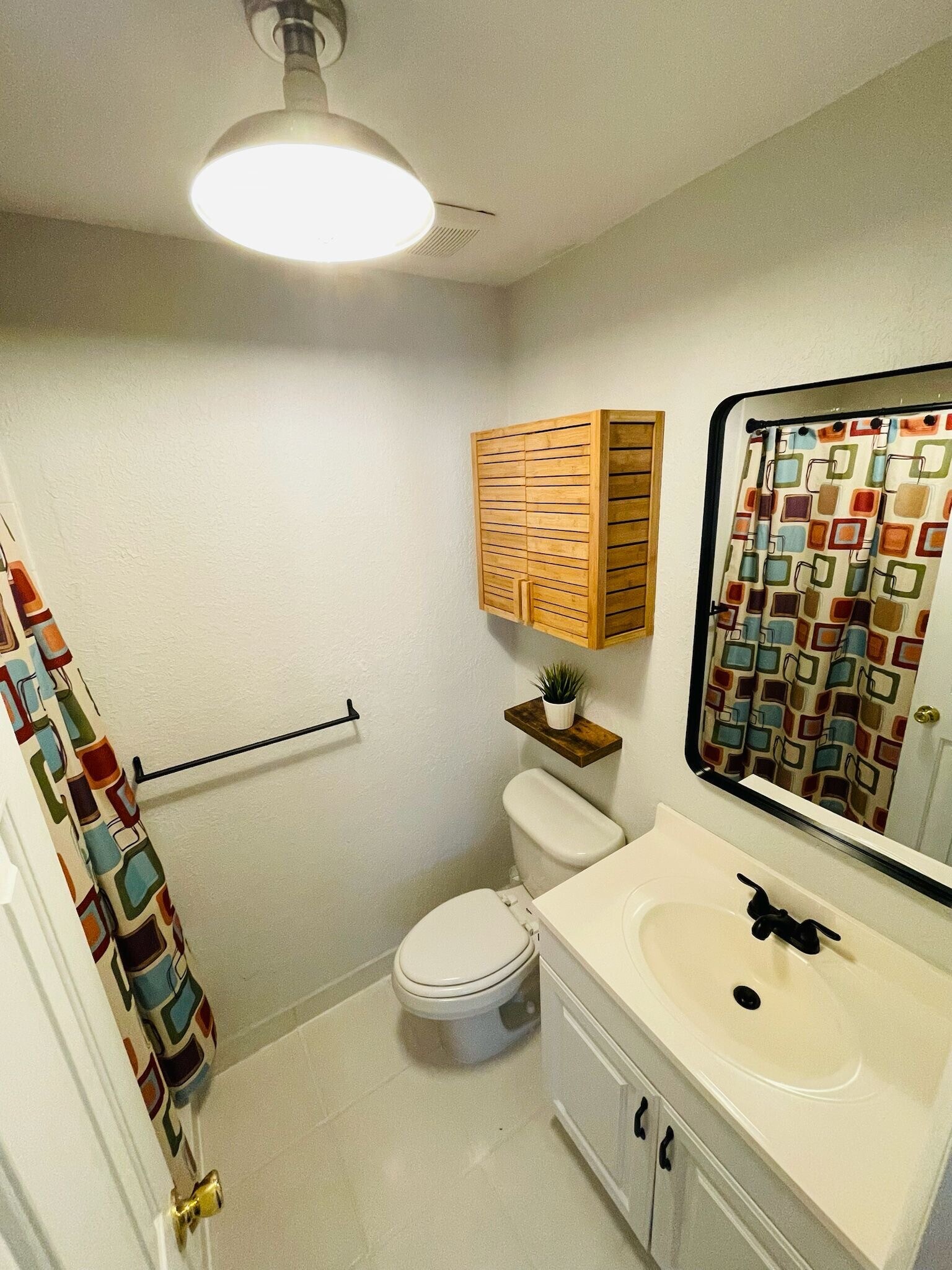 Building Photo - 4613 Bayshore Dr