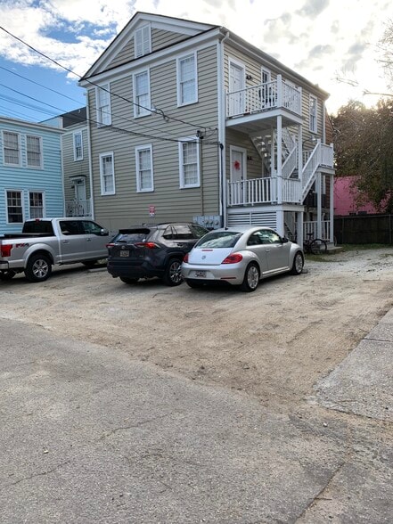 Off Street Parking - 72 Beaufain St