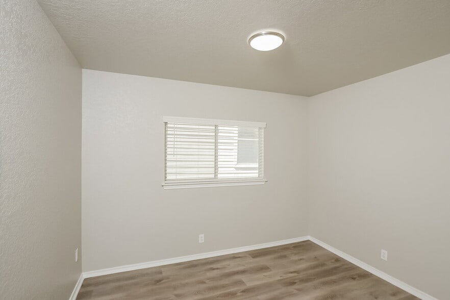 Building Photo - 9122 Blazer Pl