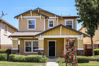 Building Photo - 3043 Roadrunner Dr