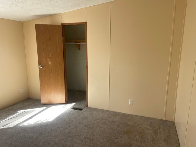 Building Photo - 103 Boxwood Ln