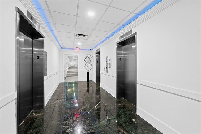 Building Photo - 3700 Galt Ocean Dr