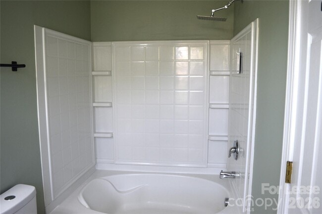 Building Photo - 6321 Park Creek Dr